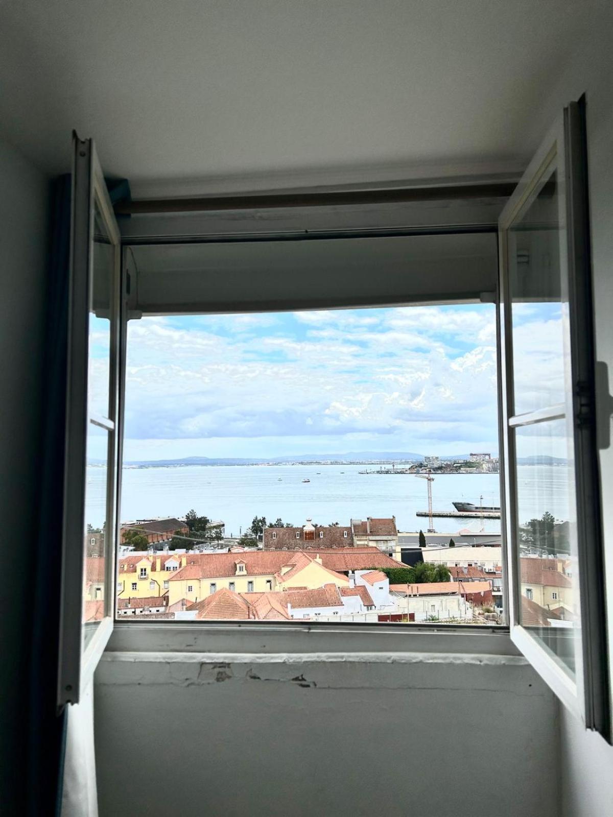 Santos Apartment In Central Lisbon With River View Exterior foto